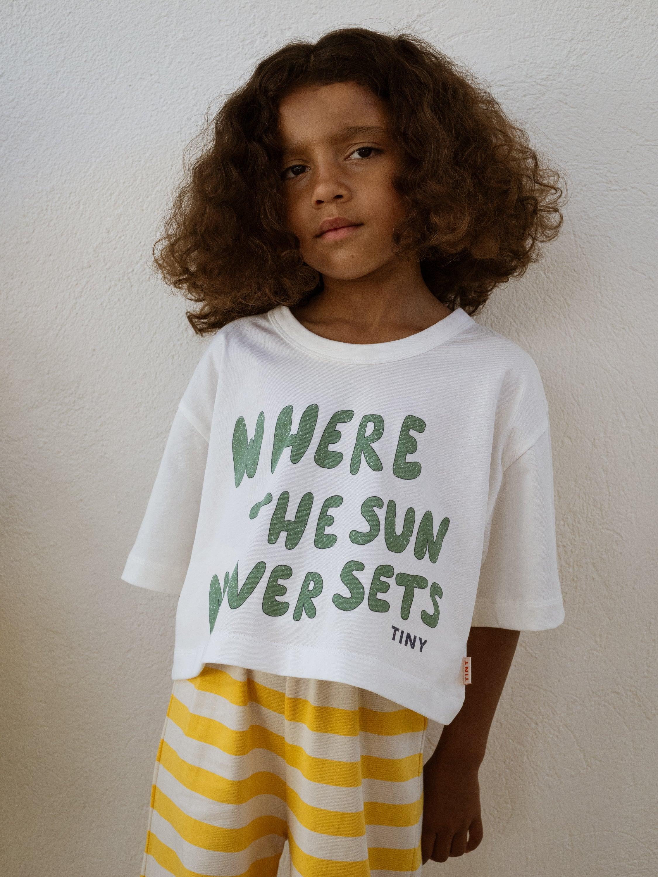 The Sun Graphic Crop T-Shirt Off-White - Tinycottons