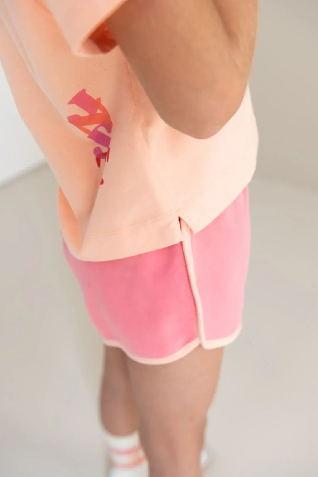 Livia T-shirt Peach Orange - Jenest