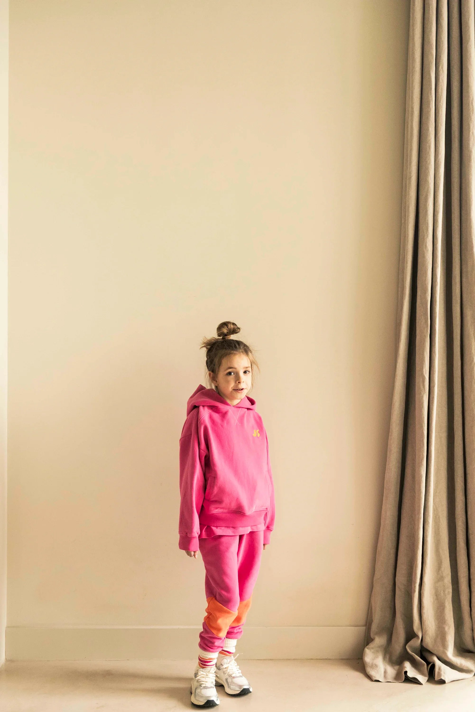 Taka Hoodie Fuchsia Pink - Jenest