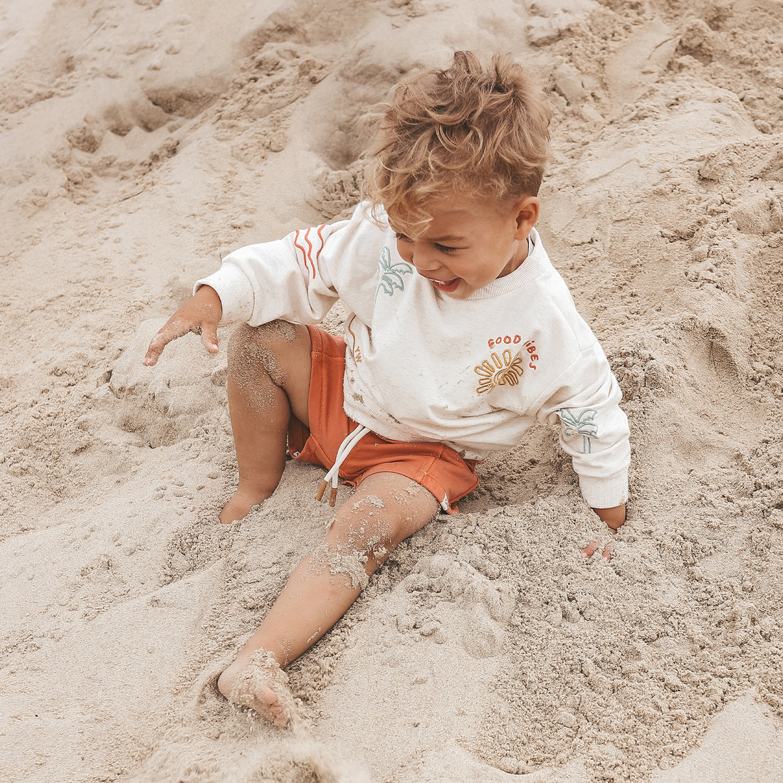 Sun Waves Oversized Sweater White Swan